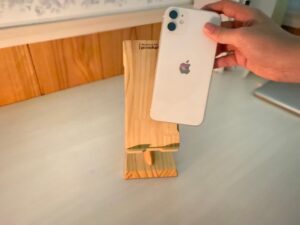 木製スマホスタンド