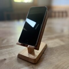 妻にプレゼントした木製手作りオリジナルスマホスタンド　
