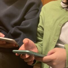 スマートフォンは頼れる大切なパートナーです。