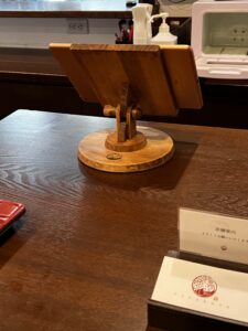 ipadレジレジスタンド後ろ