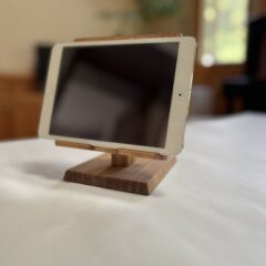 木製タブレットスタンド　ロールアウト！！